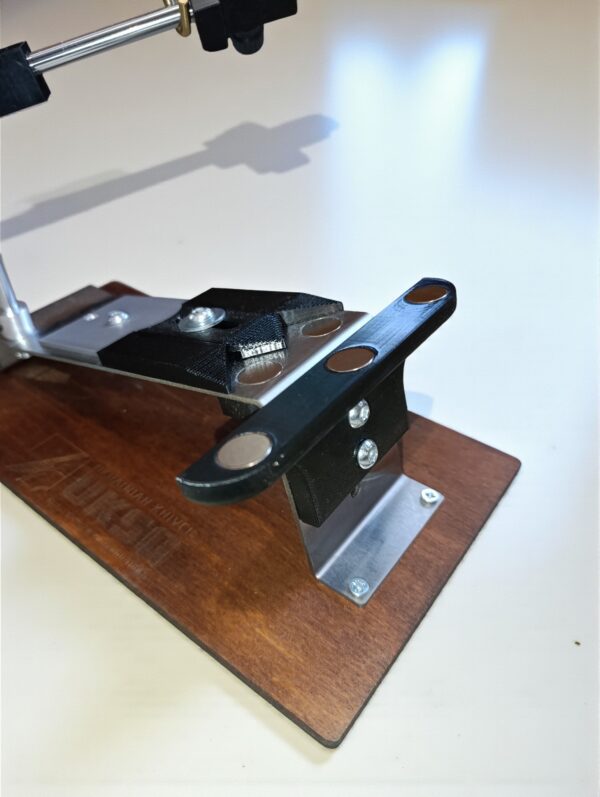 Three-Point Stop for Magnetic Sharpex 3 Three-Point Stop for Magnetic Sharpex 3