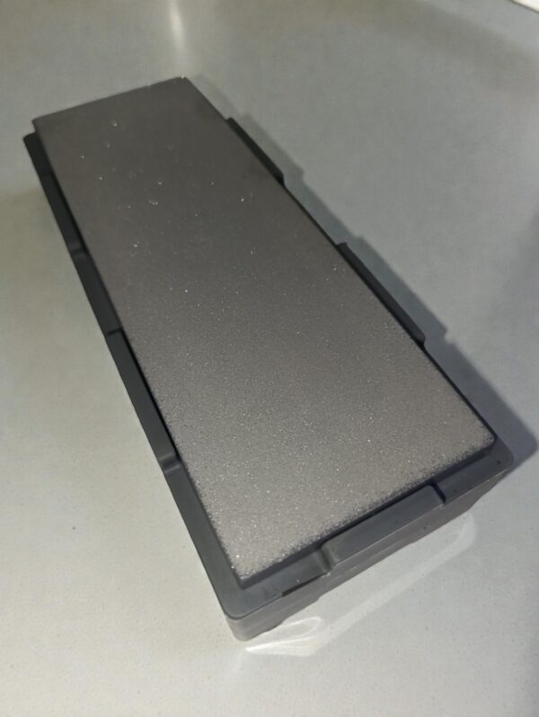 Large CBN bench stone for knife sharpening with stable and durable vitrified-metal bond